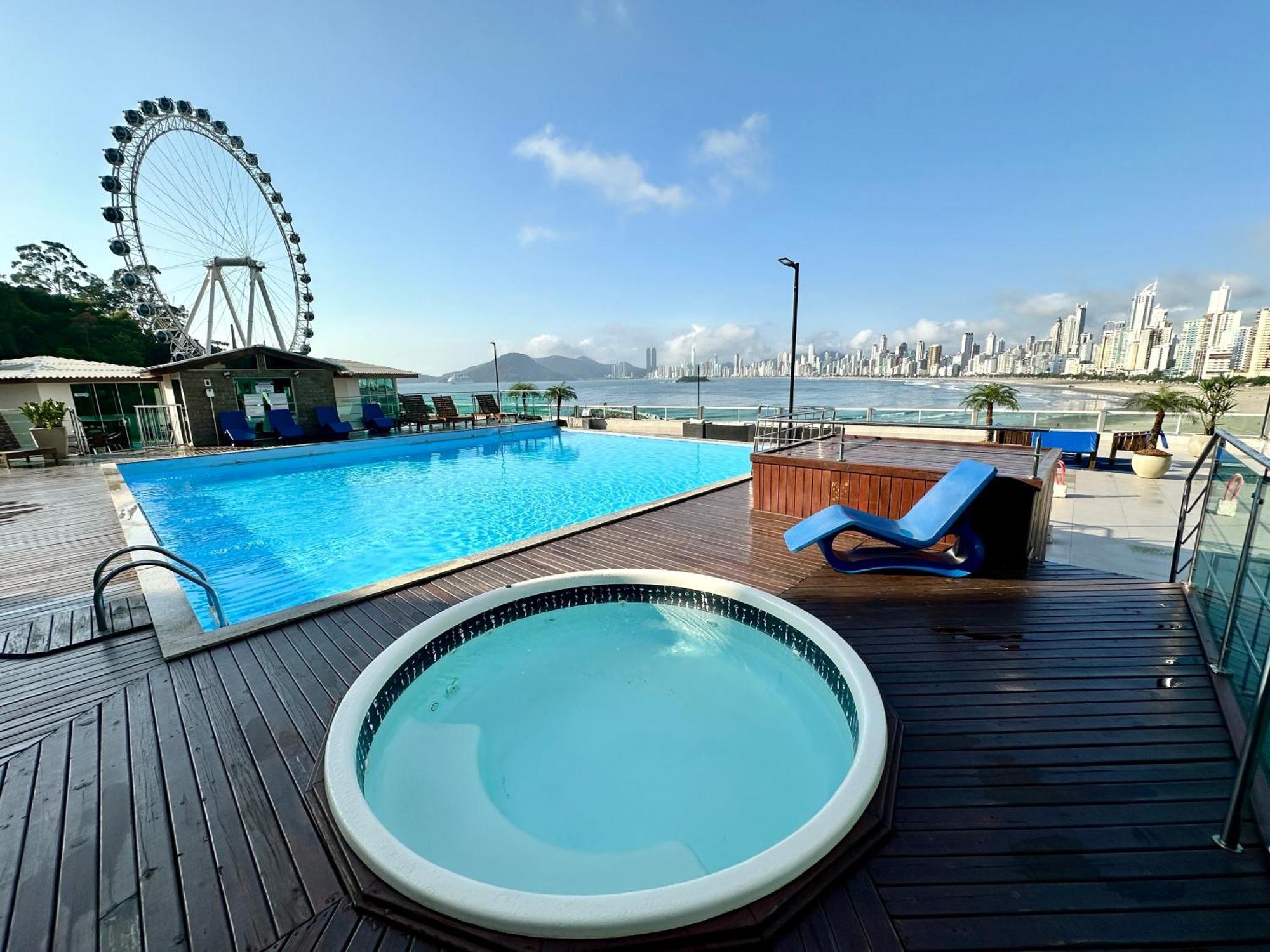 Roda Gigante, Garagem E Piscina Balneário Camboriú Zewnętrze zdjęcie
